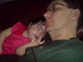 Janna och pappa sover